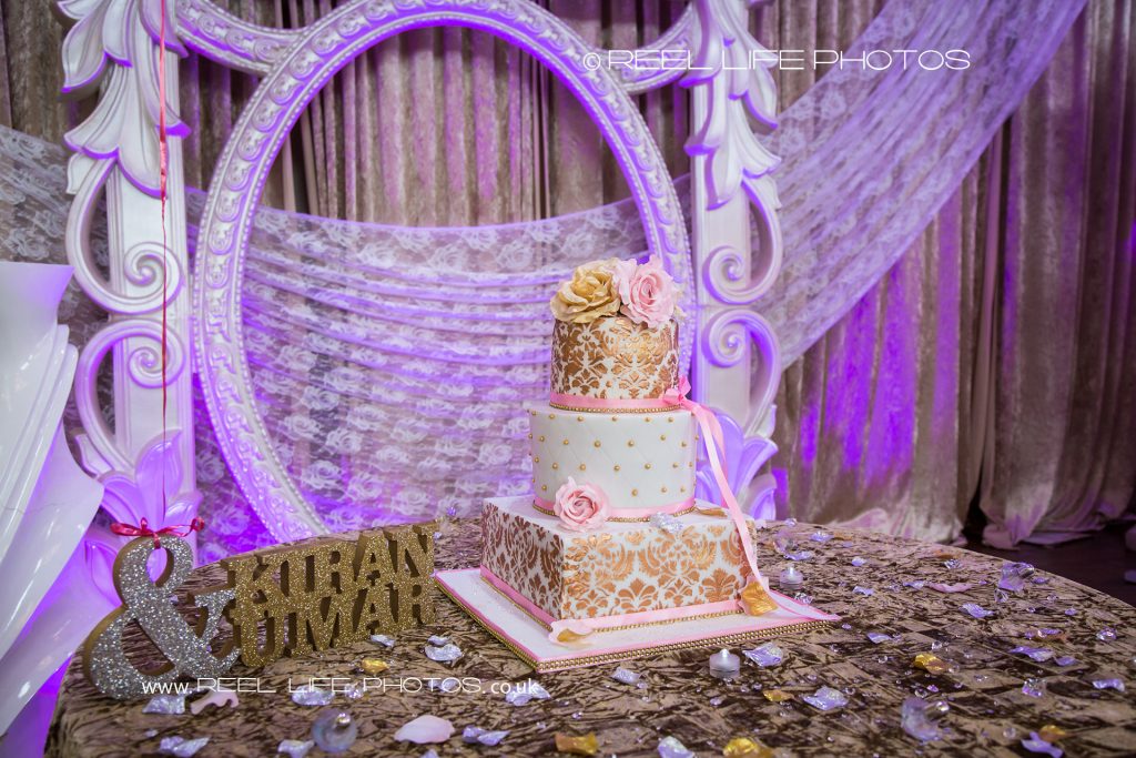 Pictures of Asian wedding venue banqueting hall in West Yorkshire - the cake